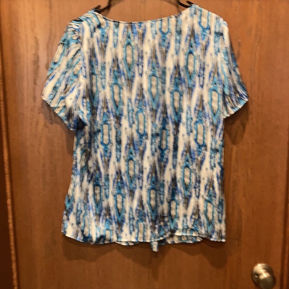 Nice blouse - Picture 3 of 4